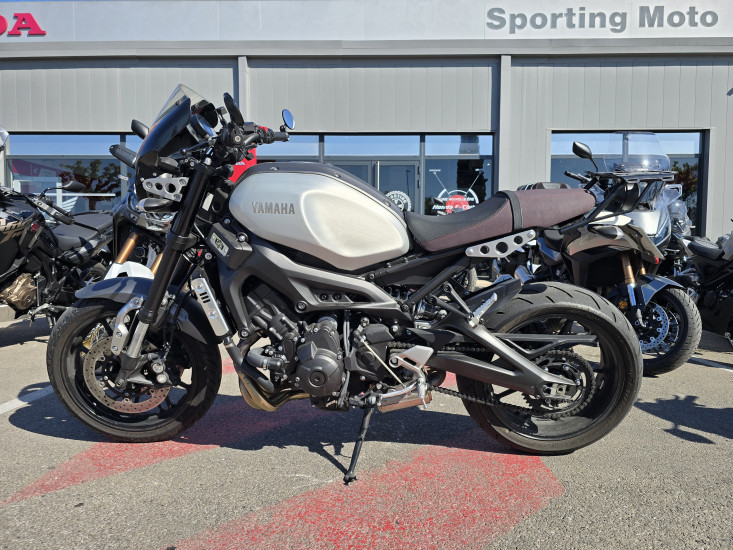 YAMAHA XSR 900 - AIX-EN-PROVENCE