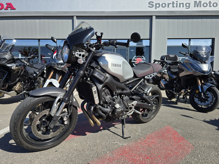 YAMAHA XSR 900 - AIX-EN-PROVENCE
